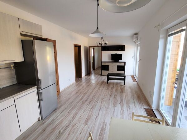 Fotografie nemovitosti - Pronájem bytu 2+kk s klimatizací a terasou, Místek