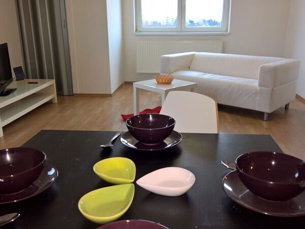 Fotografie nemovitosti - Pronájem částečně zařízeného bytu 2+kk s balkonem, ul. Slezská, Frýdek