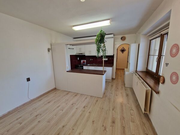 Fotografie nemovitosti - Podkrovní byt 2+1 s terasou v centru Místku