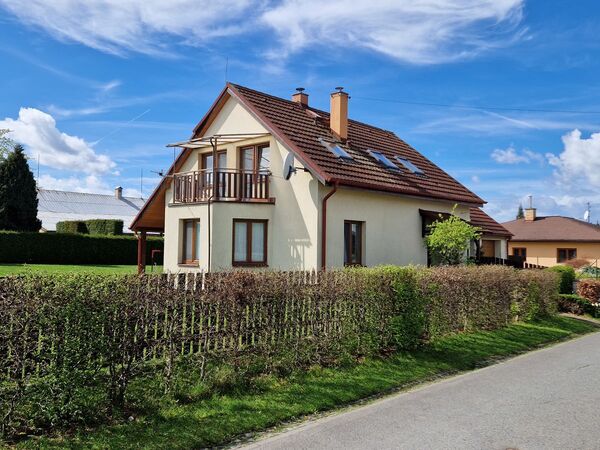Fotografie nemovitosti - Vybavený rodinný dům 5+1 se saunou, zahradou, garáží, Frýdek
