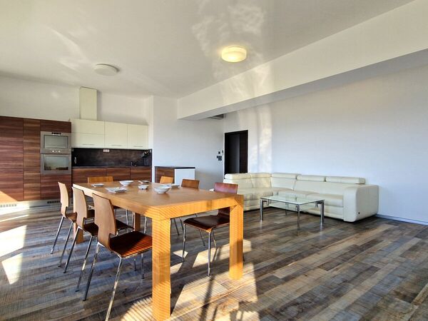 Fotografie nemovitosti - Vybavený byt 2+kk s luxusní terasou a zimní zahradou