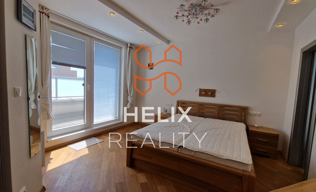 Vybavený klimatizovaný byt 4+kk s terasou, garážové stání, rezidence Nová Karolina, Ostrava