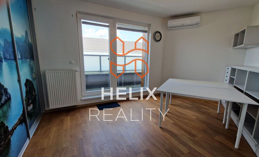 Vybavený klimatizovaný byt 4+kk s terasou, garážové stání, rezidence Nová Karolina, Ostrava