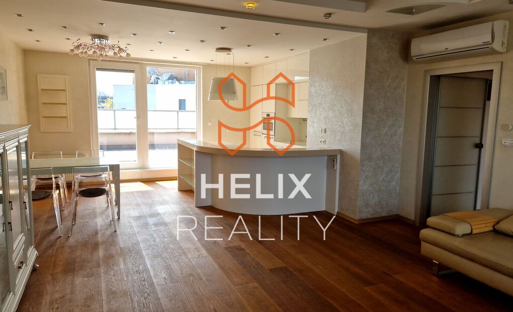 Vybavený klimatizovaný byt 4+kk s terasou, garážové stání, rezidence Nová Karolina, Ostrava