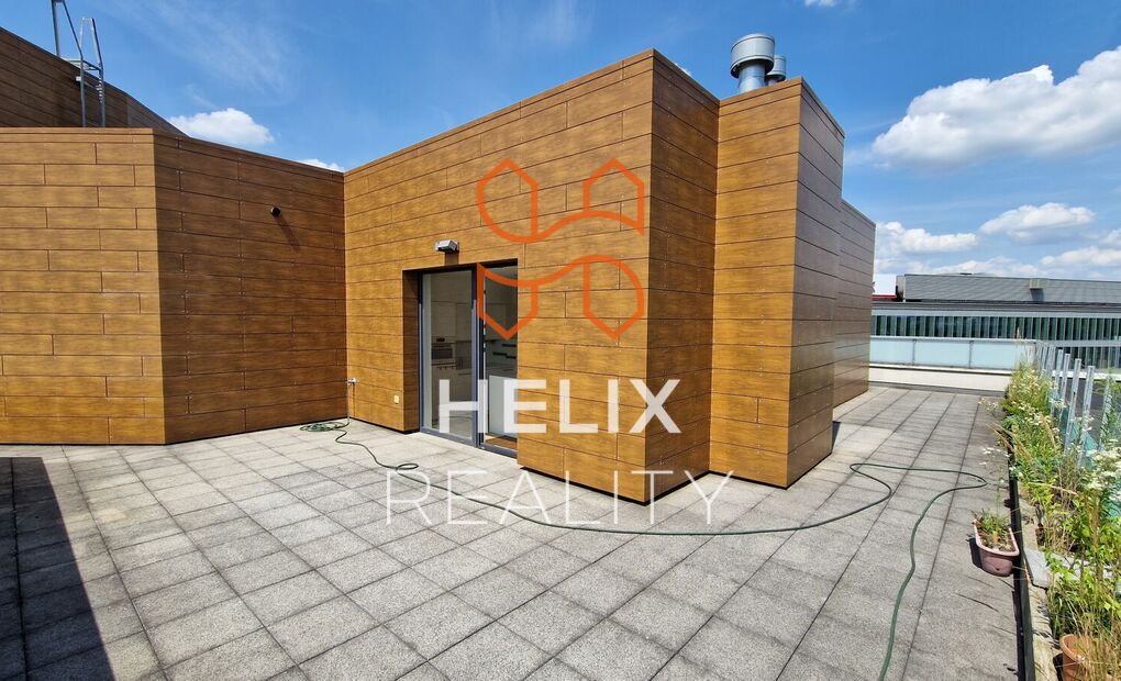 Vybavený klimatizovaný byt 4+kk s terasou, garážové stání, rezidence Nová Karolina, Ostrava