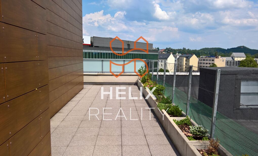 Vybavený klimatizovaný byt 4+kk s terasou, garážové stání, rezidence Nová Karolina, Ostrava