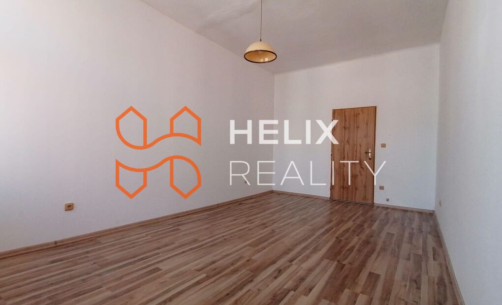Pronájem 3+1, 86 m2, na náměstí v Místku
