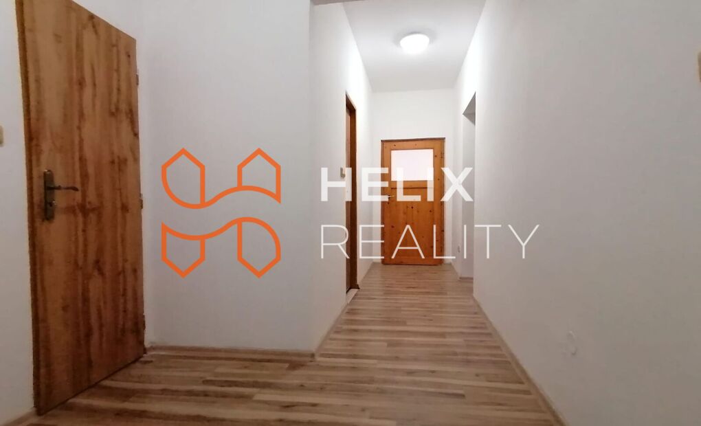 Pronájem 3+1, 86 m2, na náměstí v Místku