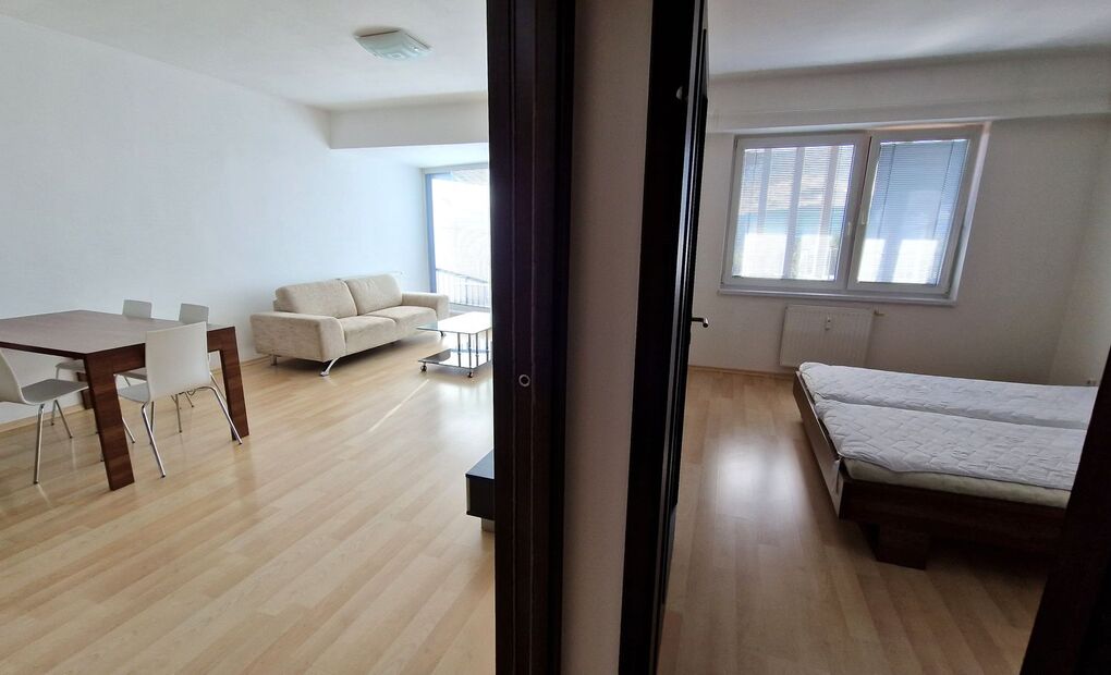 Pronájem zařízeného bytu 2+kk s terasou, Na Vyhlídce, Frýdek