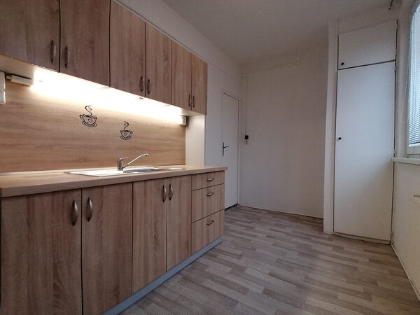 Fotografie nemovitosti - Pronájem 3+1, lodžie,  Jaromíra Matušky, Dubina