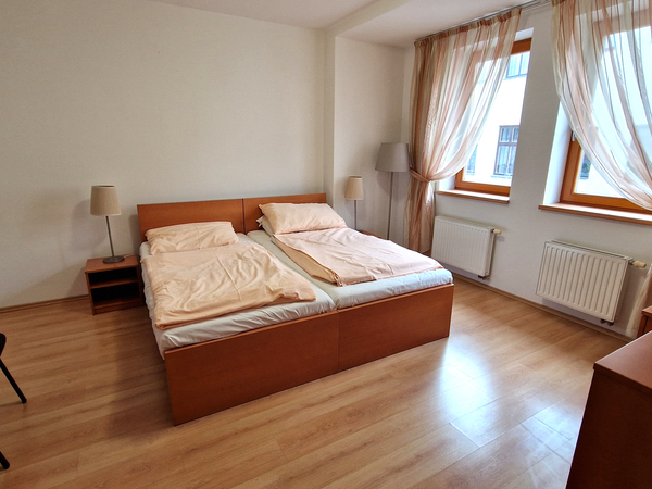 Fotografie nemovitosti - Pronájem nadstandardního bytu 1+1 + komora, ul. Farní, Frýdek