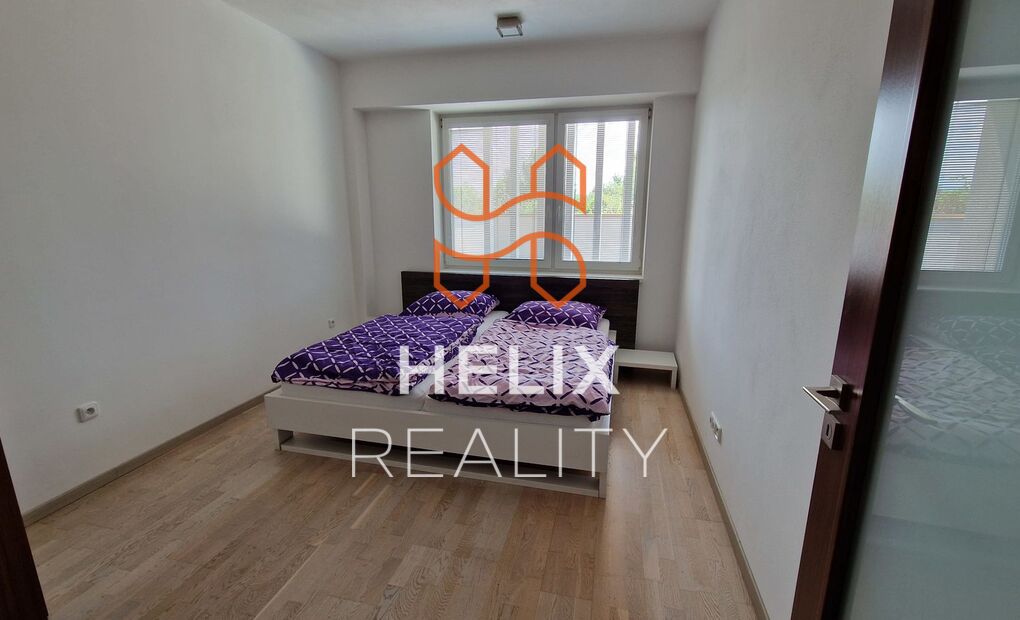 Plně vybavený byt 2+kk s terasou, Na Vyhlídce, Frýdek