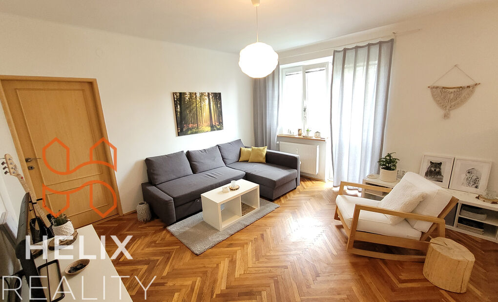 3+kk s balkonem, cihlový dům