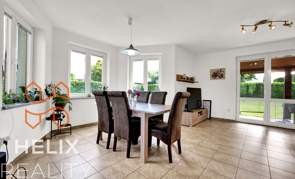 Vybavený rodinný dům 5+1 se saunou, zahradou, garáží, Frýdek