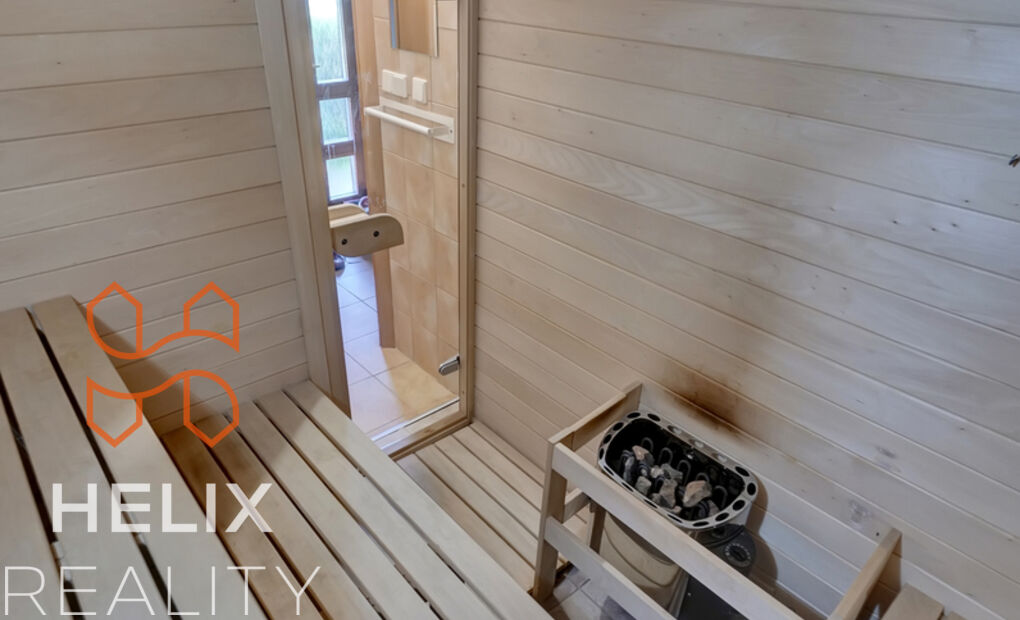 Vybavený rodinný dům 5+1 se saunou, zahradou, garáží, Frýdek