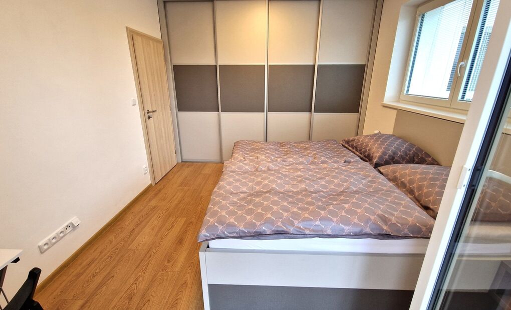 Vybavený byt 2+kk s balkonem v novostavbě, Frýdek