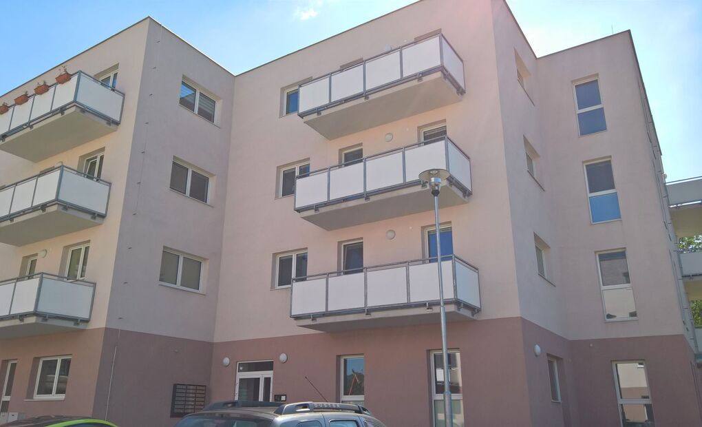 Vybavený byt 2+kk s balkonem v novostavbě, Frýdek