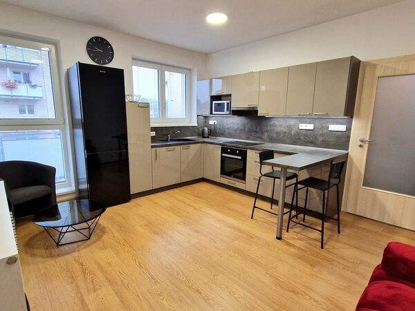 Fotografie nemovitosti - Vybavený byt 2+kk s balkonem v novostavbě, Frýdek