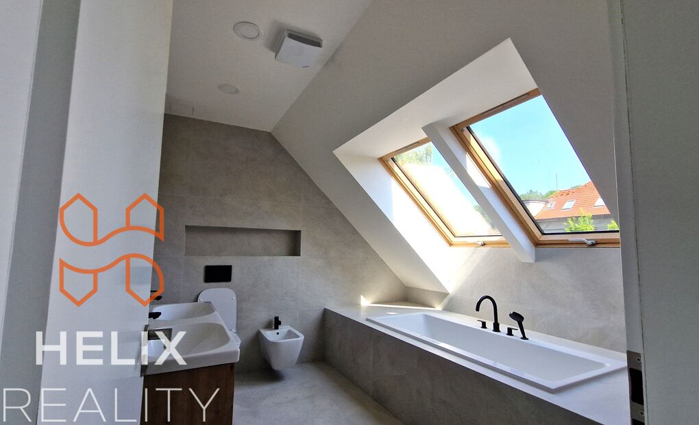 Novostavba prostorného domu 5+1 se zahradou