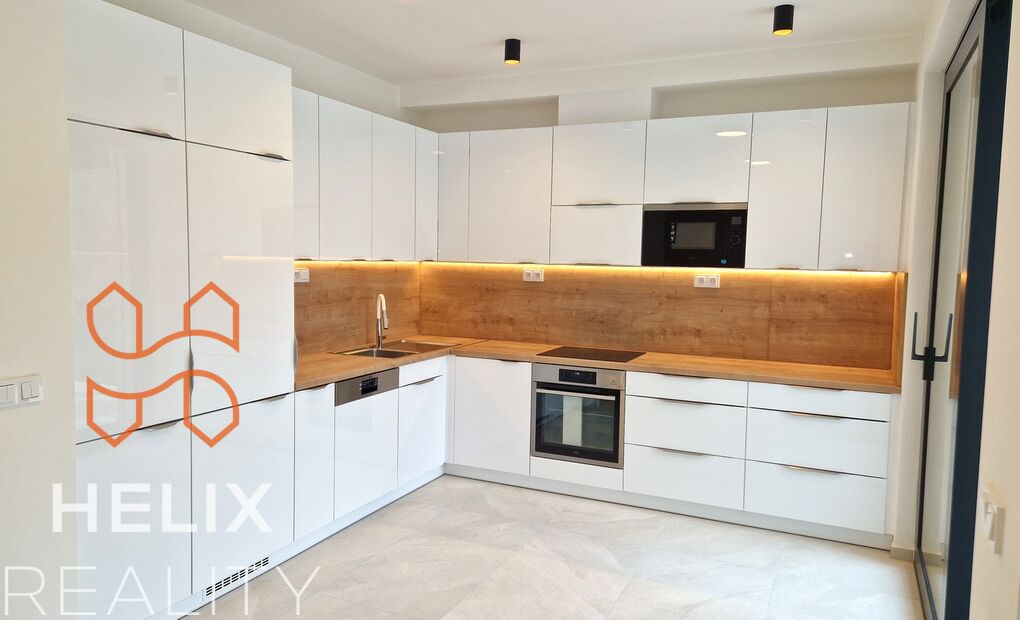 Novostavba prostorného domu 5+1 se zahradou