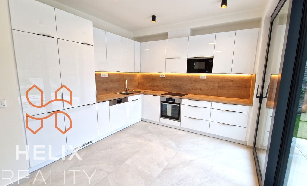 Novostavba prostorného domu 5+1 se zahradou