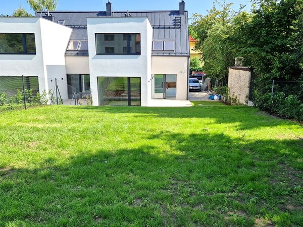 Fotografie nemovitosti - Novostavba prostorného domu 5+1 se zahradou