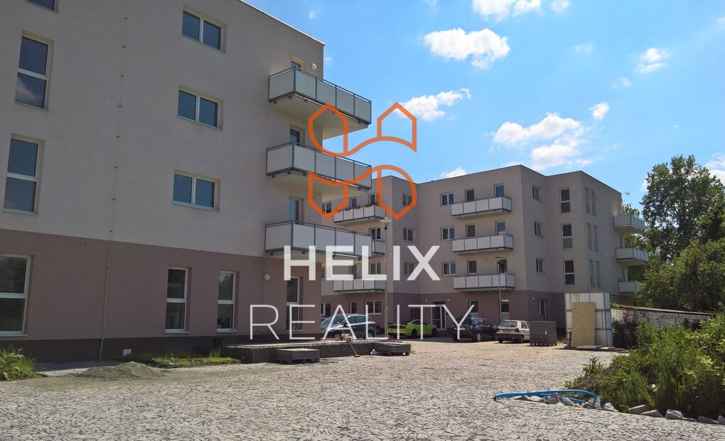 Částečně vybavený byt 2+kk s balkonem a parkovacím místem, novostavba, Frýdek