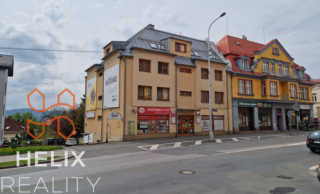 Vybavený byt 3+kk s parkovacím stáním v centru města, tř. T. G. Masaryka, Frýdek