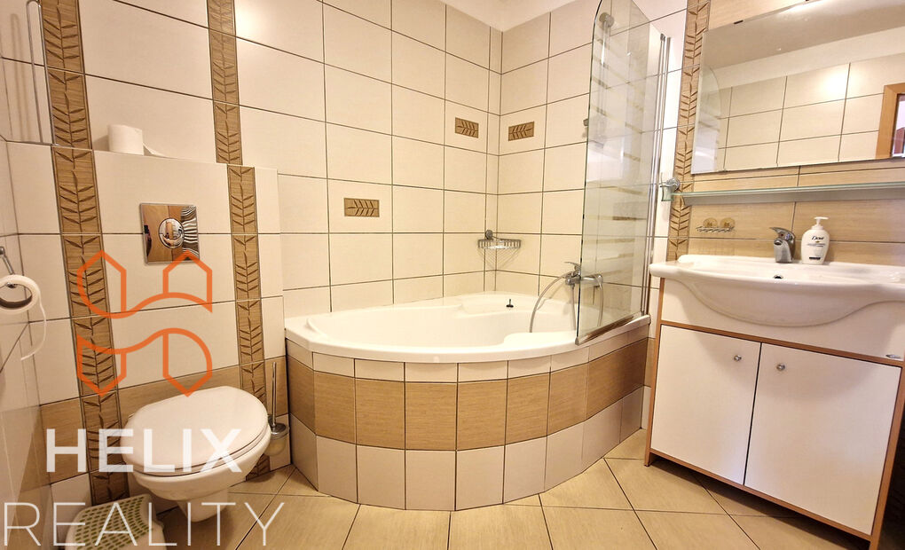 Vybavený byt 3+kk s parkovacím stáním v centru města, tř. T. G. Masaryka, Frýdek