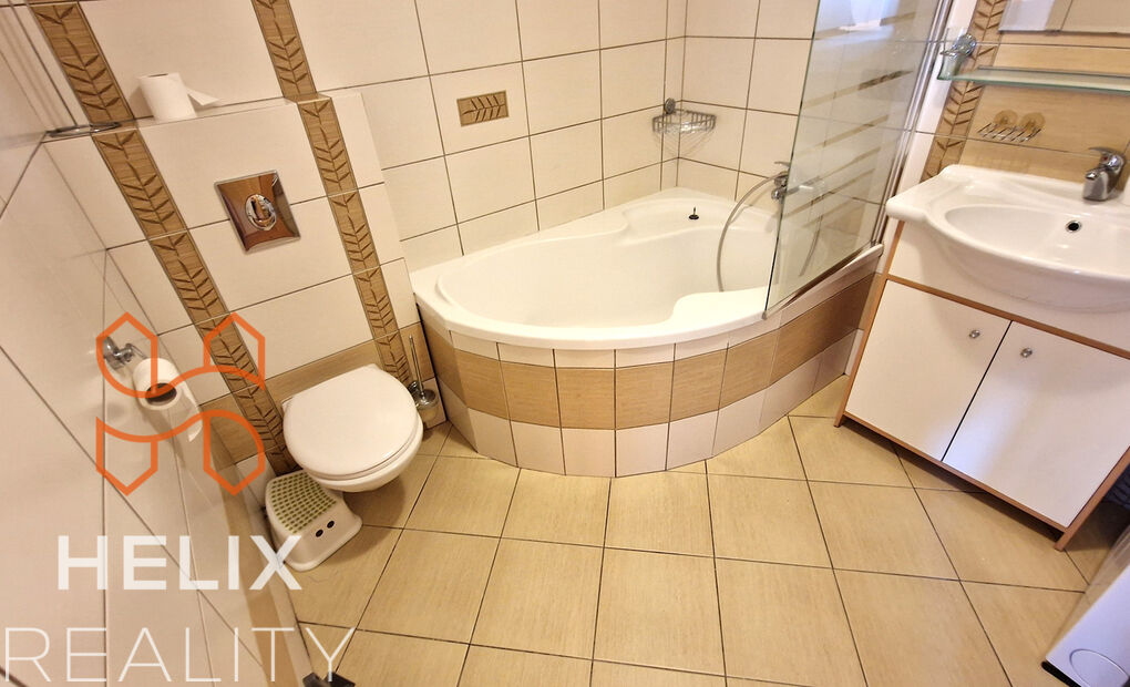 Vybavený byt 3+kk s parkovacím stáním v centru města, tř. T. G. Masaryka, Frýdek