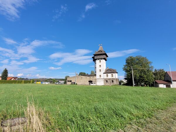 Fotografie nemovitosti - zasíťovaný stavební pozemek U Hradu, Frýdek