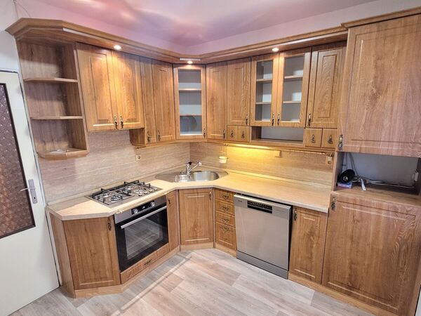 Fotografie nemovitosti - Klimatizovaný byt 3+1 s balkonem,  Frýdek