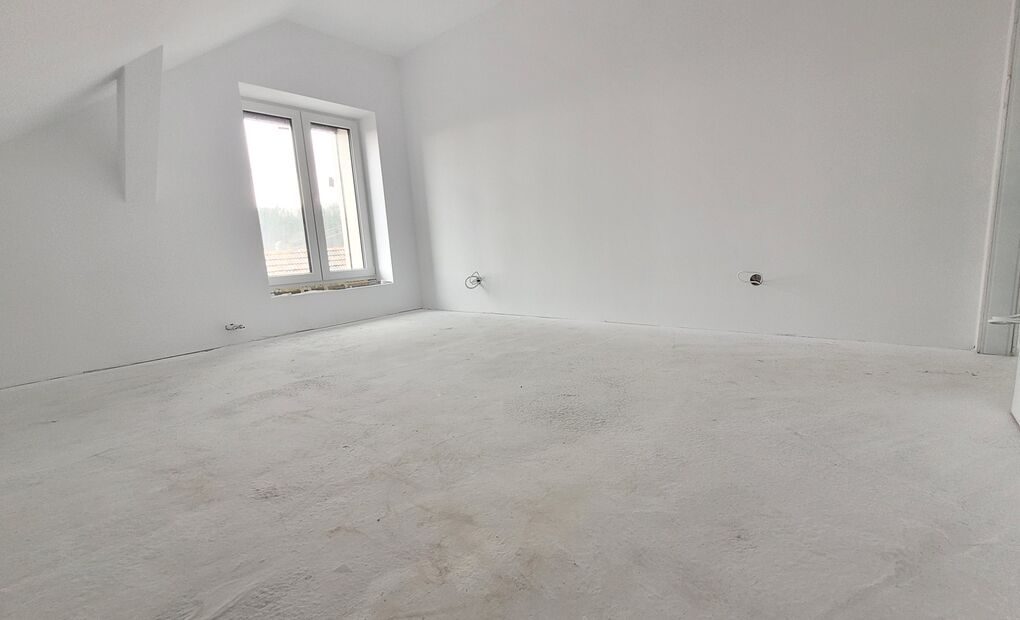 RD se dvěma bytovými jednotkami, fotovoltaika, tepelné čerpadlo