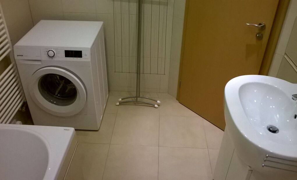 Vybavený byt 2+kk s balkonem, parkovací stání, Na Vyhlídce, Frýdek