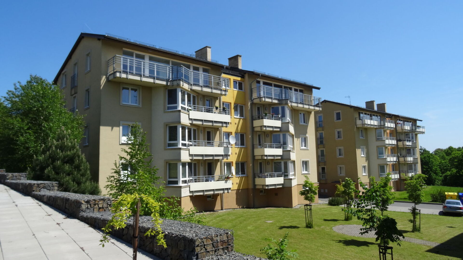 Vybavený byt 2+kk s balkonem, parkovací stání, Na Vyhlídce, Frýdek