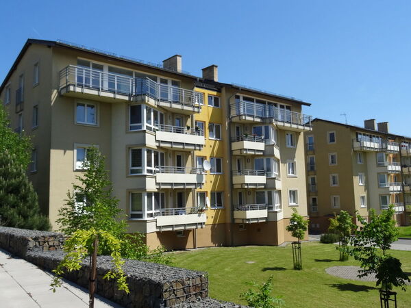 Vybavený byt 2+kk s balkonem, parkovací stání, Na Vyhlídce, Frýdek
