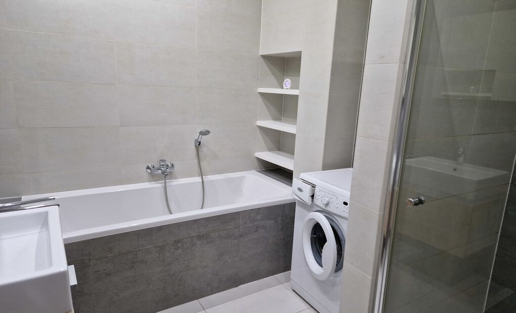 Plně vybavený byt 2+kk s terasou, Na Vyhlídce, Frýdek