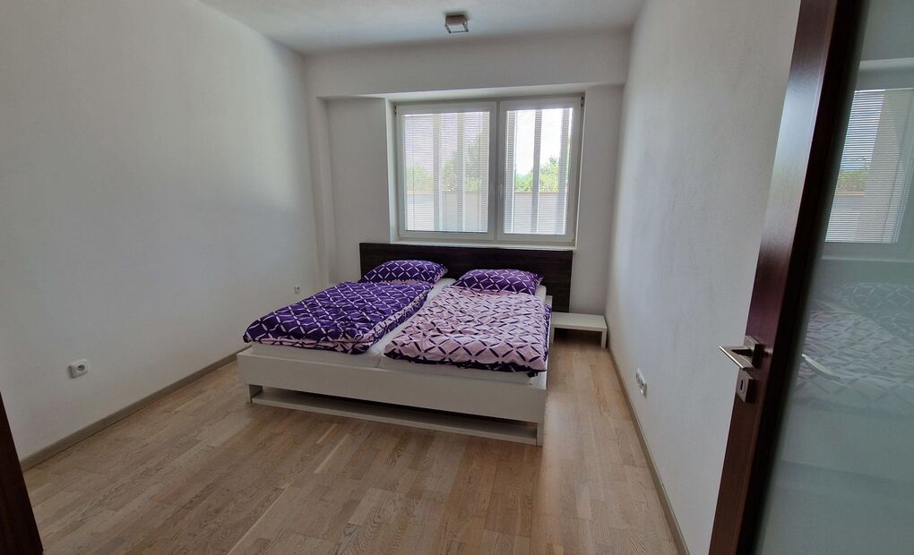 Plně vybavený byt 2+kk s terasou, Na Vyhlídce, Frýdek