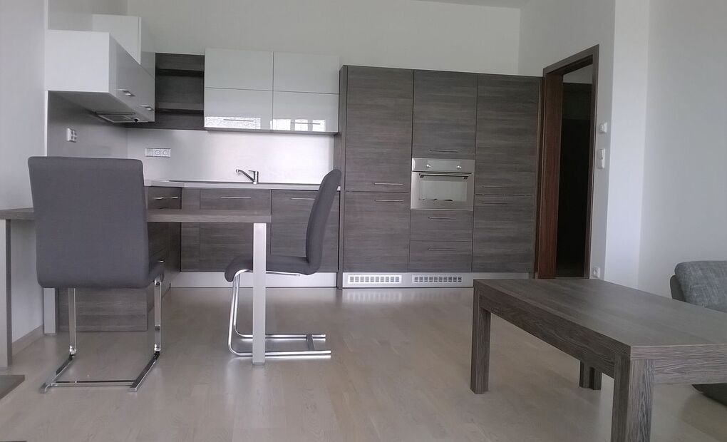 Plně vybavený byt 2+kk s terasou, Na Vyhlídce, Frýdek