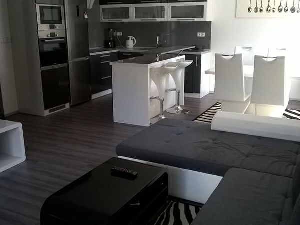 Fotografie nemovitosti - Pronájem luxusního bytu 3+kk, šatna, balkon, parkovací stání, Místek