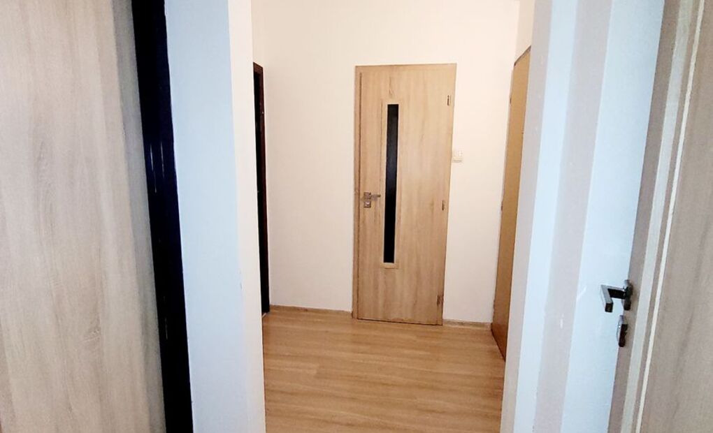 byt 2kk, se zasklenou lodžii