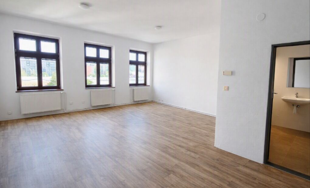 Prostorný byt 1+1 na náměstí