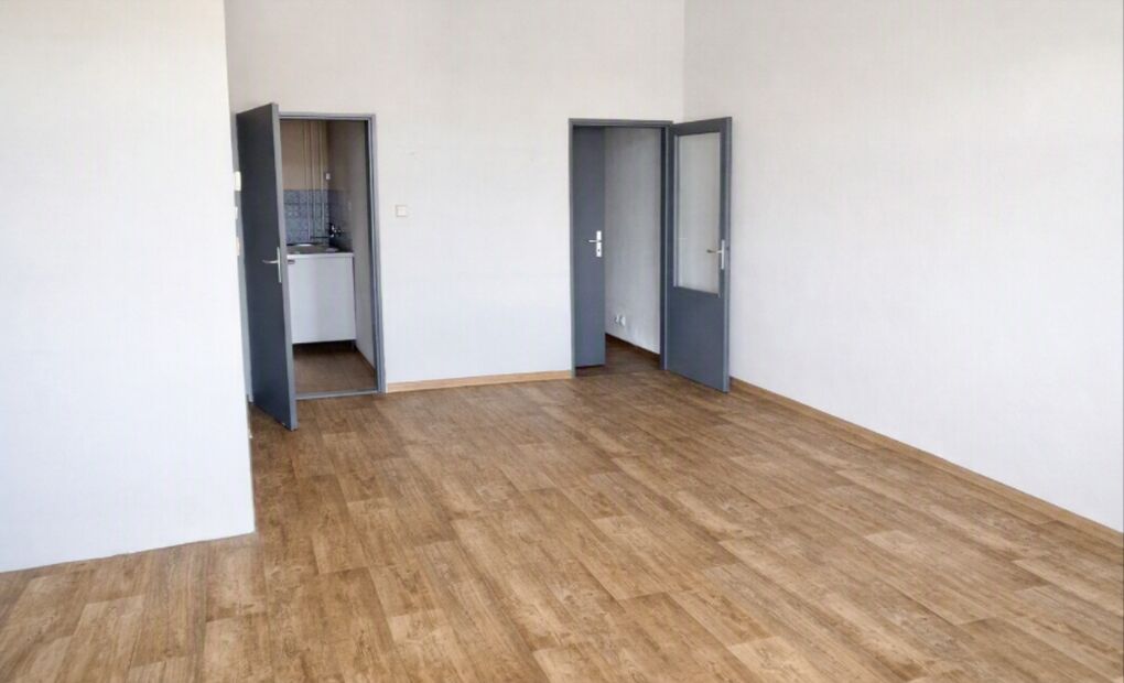 Prostorný byt 1+1 na náměstí